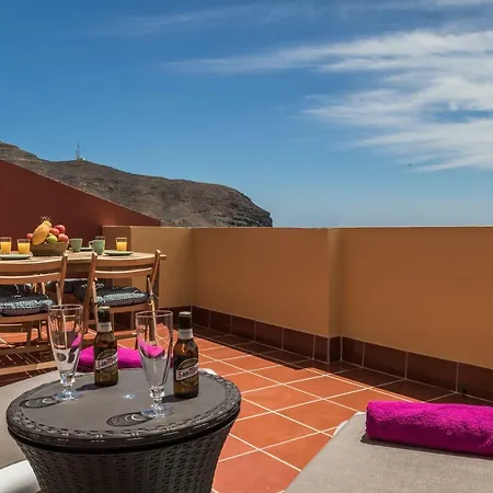 Ocean View Penthouse شقة